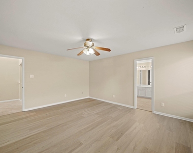6355 Northland Drive - Photo Thumbnail 14