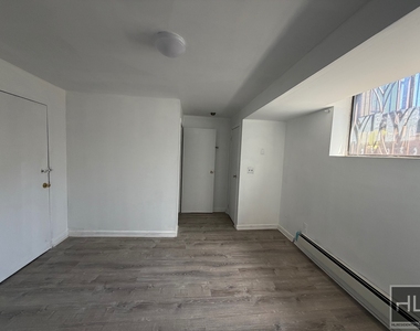111 Street - Photo Thumbnail 6