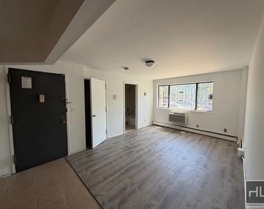 111 Street - Photo Thumbnail 1