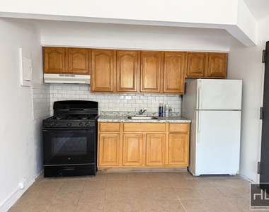 111 Street - Photo Thumbnail 2