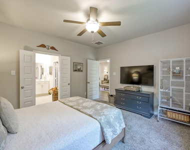 7099 Silverleaf Oak Street - Photo Thumbnail 11