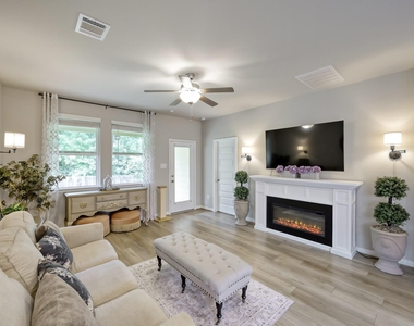 7099 Silverleaf Oak Street - Photo Thumbnail 9