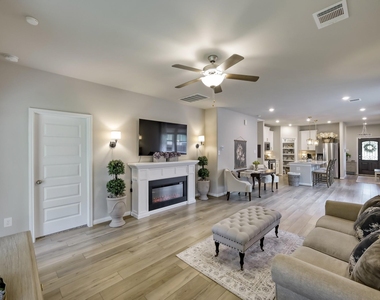 7099 Silverleaf Oak Street - Photo Thumbnail 10