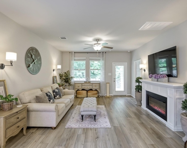7099 Silverleaf Oak Street - Photo Thumbnail 8