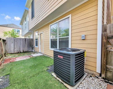 12506 Panther Place Drive - Photo Thumbnail 13