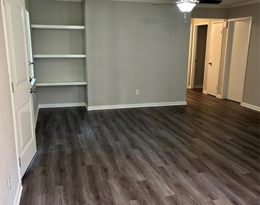 410 Shirlington Road - Photo Thumbnail 12