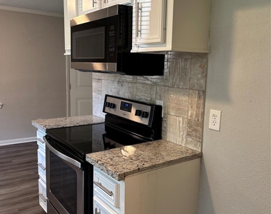 410 Shirlington Road - Photo Thumbnail 8