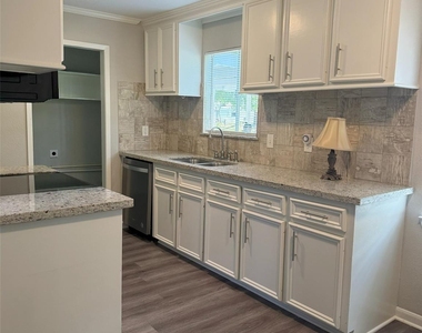 410 Shirlington Road - Photo Thumbnail 5