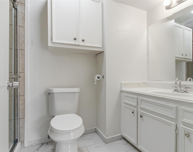 11000 Kinghurst Drive - Photo Thumbnail 18