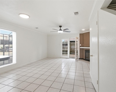 11000 Kinghurst Drive - Photo Thumbnail 7