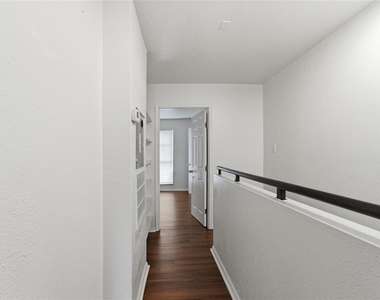 11000 Kinghurst Drive - Photo Thumbnail 13