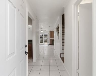 11000 Kinghurst Drive - Photo Thumbnail 2
