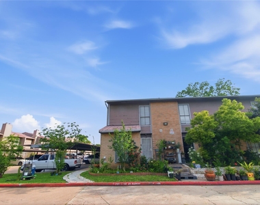 11000 Kinghurst Drive - Photo Thumbnail 1