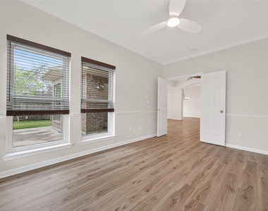 9014 Pheasant Trace Court - Photo Thumbnail 8