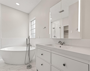 9014 Pheasant Trace Court - Photo Thumbnail 11