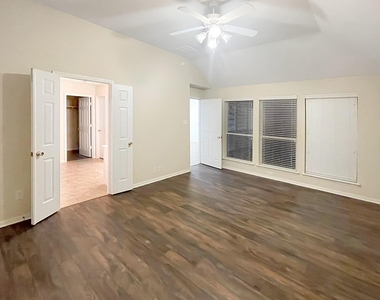18607 Troon Oak Street - Photo Thumbnail 13