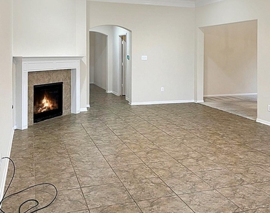 18607 Troon Oak Street - Photo Thumbnail 4