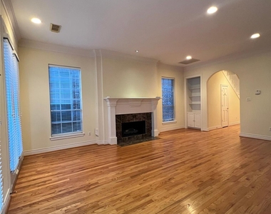 1929 Woodbury Street - Photo Thumbnail 3