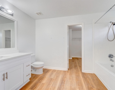 3211 Legends Hill Court - Photo Thumbnail 10