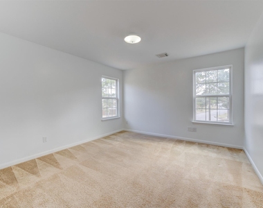 3211 Legends Hill Court - Photo Thumbnail 15