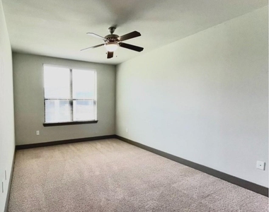 2910 Milam St Street - Photo Thumbnail 7