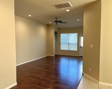 7031 Windy Run Court - Photo Thumbnail 9