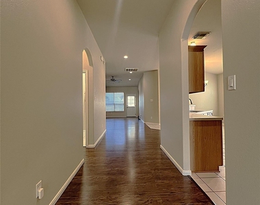 7031 Windy Run Court - Photo Thumbnail 4