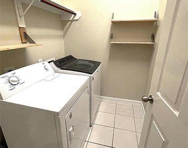 7031 Windy Run Court - Photo Thumbnail 25