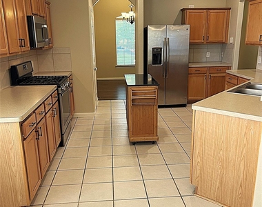 7031 Windy Run Court - Photo Thumbnail 6