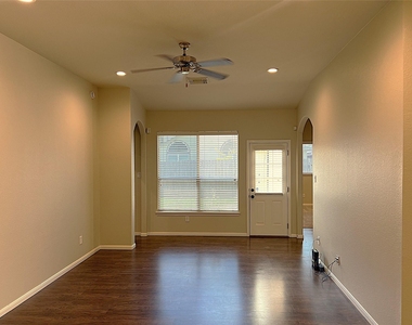7031 Windy Run Court - Photo Thumbnail 10