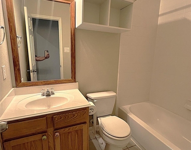 7031 Windy Run Court - Photo Thumbnail 21
