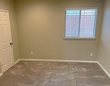 7031 Windy Run Court - Photo Thumbnail 19