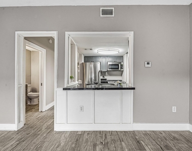 830 Threadneedle Street - Photo Thumbnail 14