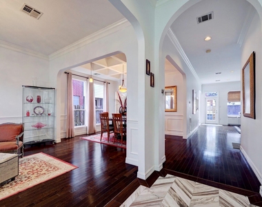 4402 Holt Street - Photo Thumbnail 2