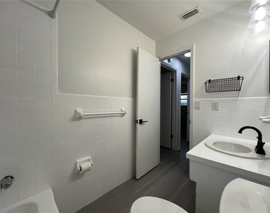 4814 20th Street - Photo Thumbnail 13