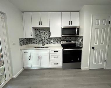 4814 20th Street - Photo Thumbnail 4