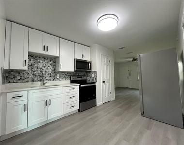 4814 20th Street - Photo Thumbnail 3