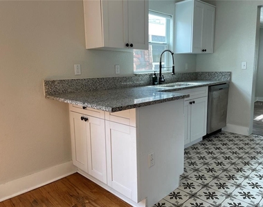 1517 E Ellicott Street - Photo Thumbnail 7