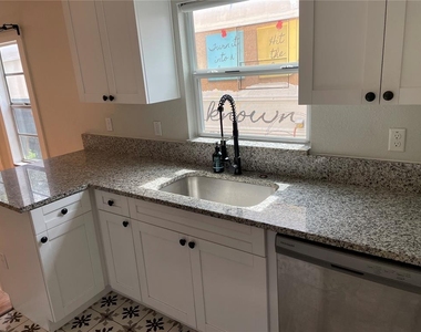 1517 E Ellicott Street - Photo Thumbnail 6