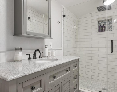503 W Idlewild Avenue - Photo Thumbnail 17