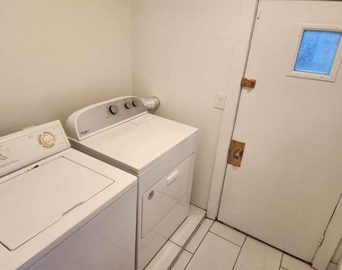 503 W Idlewild Avenue - Photo Thumbnail 7
