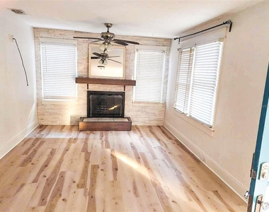 503 W Idlewild Avenue - Photo Thumbnail 3
