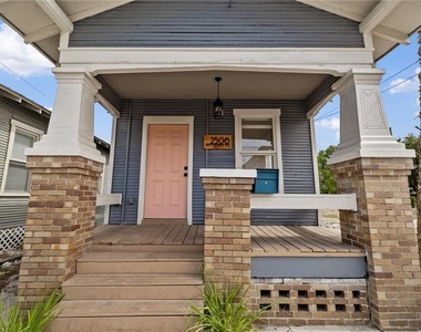 2506 1/2 E Columbus Drive - Photo Thumbnail 1