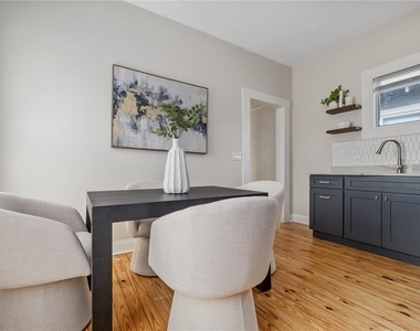 2506 1/2 E Columbus Drive - Photo Thumbnail 9