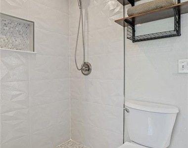 2506 1/2 E Columbus Drive - Photo Thumbnail 14