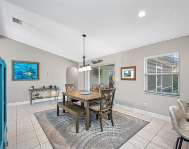 1632 Windsor Place - Photo Thumbnail 16