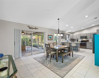 1632 Windsor Place - Photo Thumbnail 15