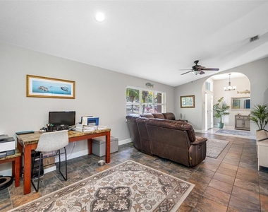 1632 Windsor Place - Photo Thumbnail 7