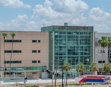 1208 E Kennedy Boulevard - Photo Thumbnail 13
