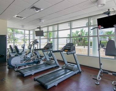 1208 E Kennedy Boulevard - Photo Thumbnail 1
